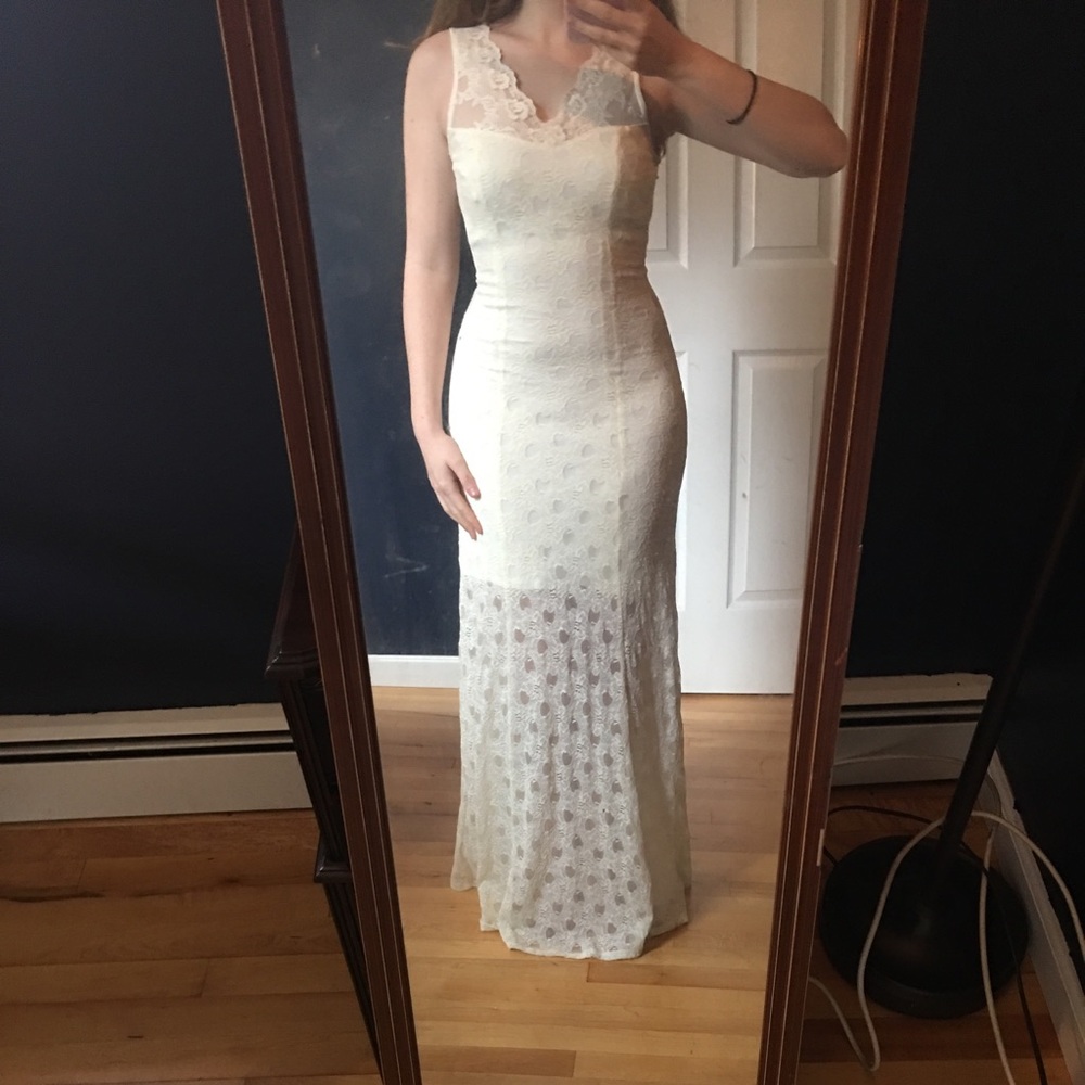 Casual white lace wedding bridal dress open back